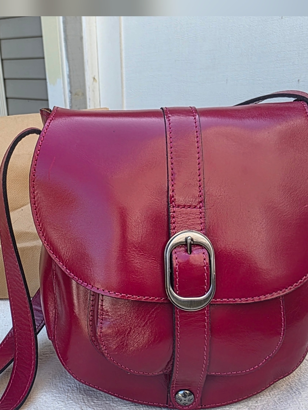 PATRICIA NASH Cherry RED Leather Buckled Crossbody Saddle Bag FLAWLESS CONDITION